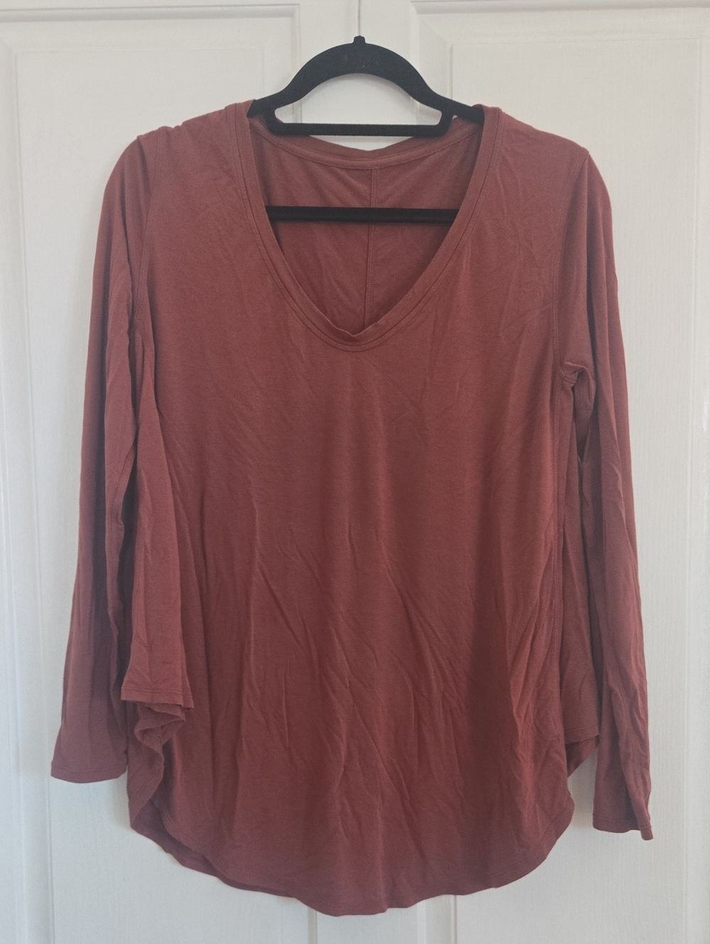 lululemon athletica Women's Long Sleeve V-Neck Top in Rusty Brown